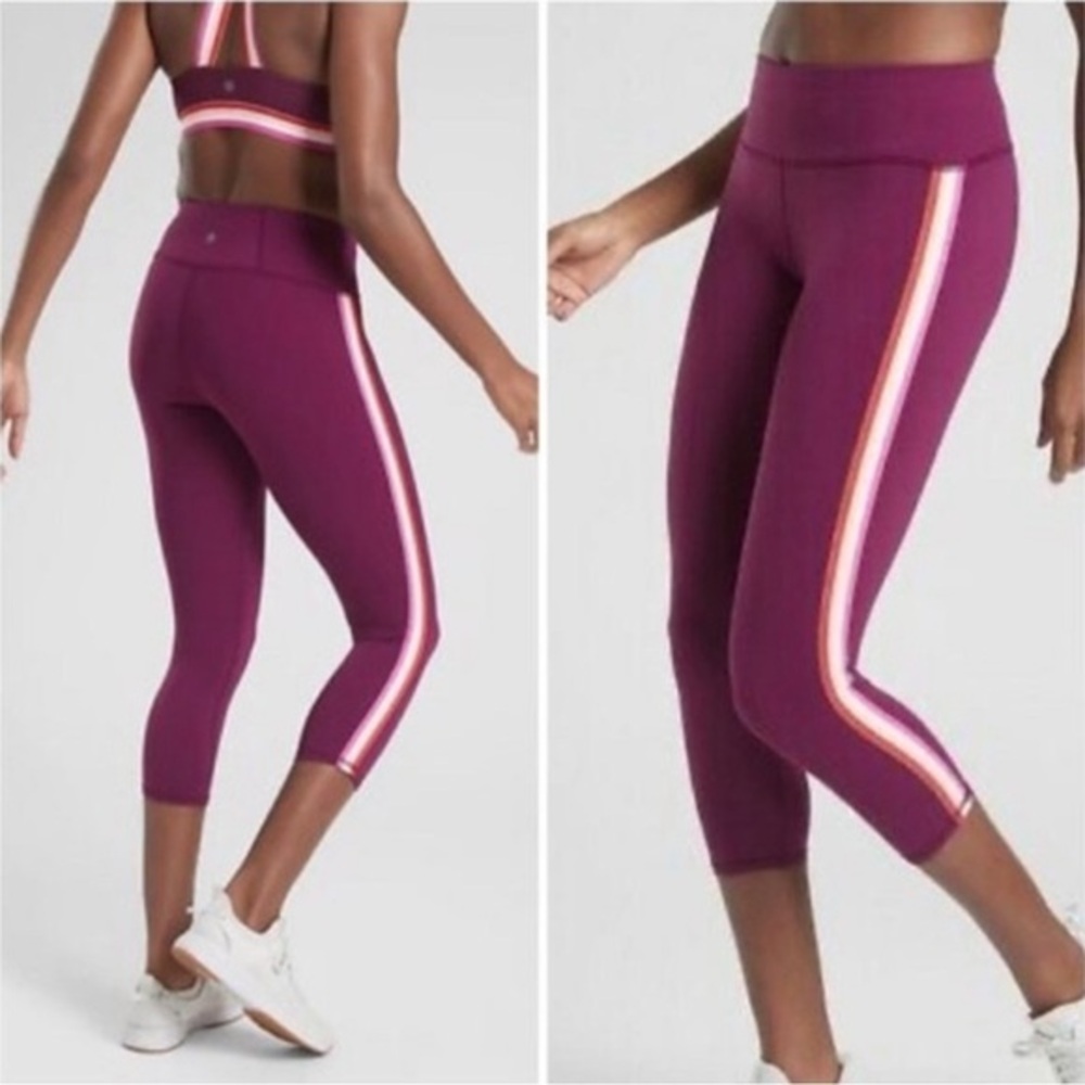 Athleta Contender Side Stripe Capri in Powerlift, Size Small